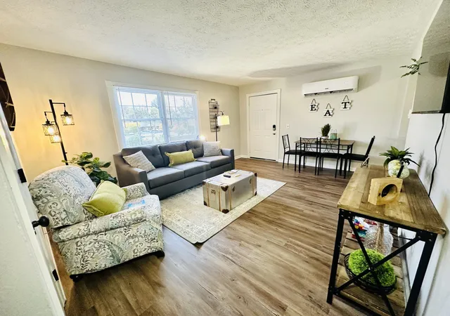 Photo 3 of Multi family home for sale at 135 E Walnut St, Danville, KY 40422 | MLS# 26026050 | Listing updated on 2026-10-13
