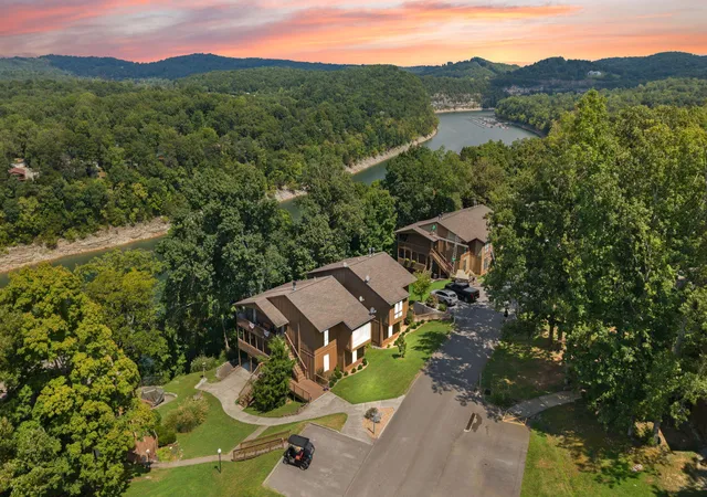 Photo 2 of Sale Pending at 10 3 Star Trek Dr, Bronston, KY 42518 | MLS# 26023977 | Listing updated on 2026-09-08