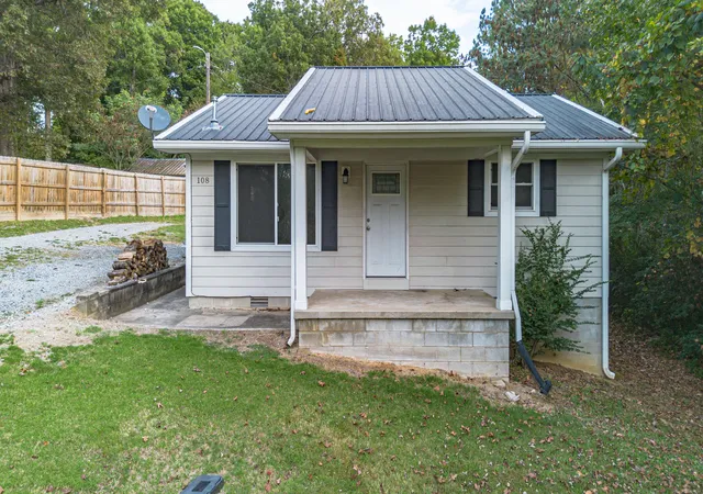 Photo 1 of Single family home for sale at 108 Suwanee Hl Rd, Kuttawa, KY 42055 | MLS# 26028908 | Listing updated on 2026-10-19