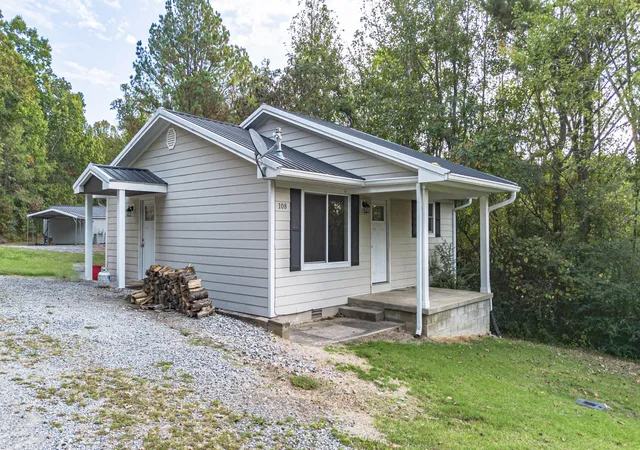 Photo 2 of Single family home for sale at 108 Suwanee Hl Rd, Kuttawa, KY 42055 | MLS# 26028908 | Listing updated on 2026-10-19