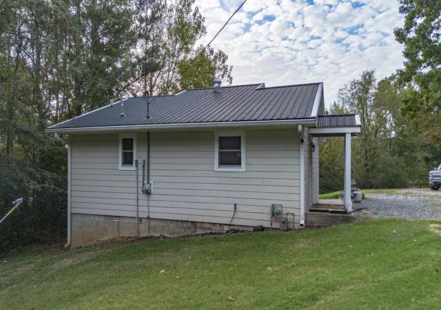 Photo 4 of Single family home for sale at 108 Suwanee Hl Rd, Kuttawa, KY 42055 | MLS# 26028908 | Listing updated on 2026-10-19