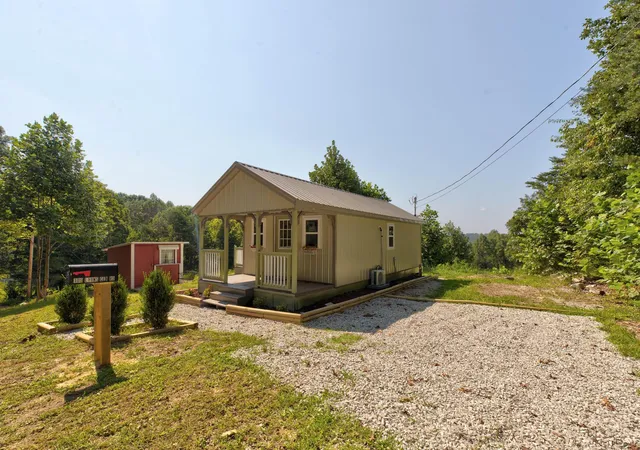 Photo 3 of Single family home for sale at 100 Lyons Cemetery Rd, Morehead, KY 40351 | MLS# 26023097 | Listing updated on 2026-09-11