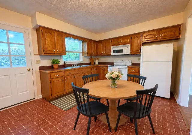 Photo 3 of Multi family home for sale at 155 157 E Erskine Dr, Danville, KY 40422 | MLS# 26026045 | Listing updated on 2026-10-14
