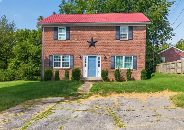 Photo 3 of Multi family home for sale at 127 129 Aspen Dr, Danville, KY 40422 | MLS# 26025505 | Listing updated on 2026-10-13