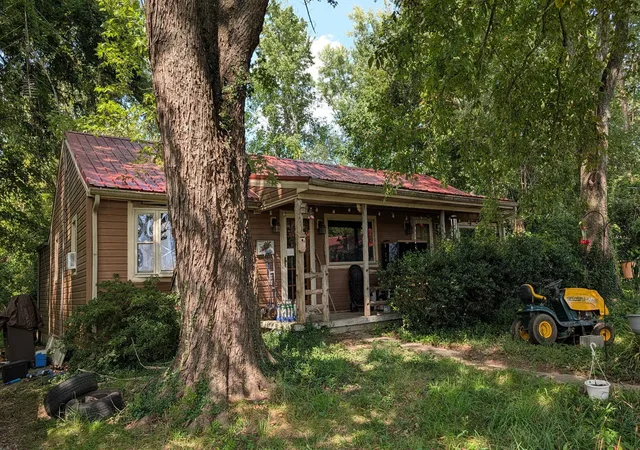 Photo 1 of Sale Pending at 1650 Little Hickman Rd, Nicholasville, KY 40356 | MLS# 26024553 | Listing updated on 2026-09-08