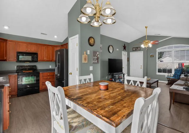 Photo 4 of Sale Pending at 108 Richfields Ave, Georgetown, KY 40324 | MLS# 26024006 | Listing updated on 2026-10-01