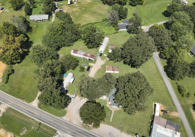 Photo 1 of Single family home for sale at 3952 Us Hwy 68, Benton, KY 42025 | MLS# 26023241 | Listing updated on 2026-09-03