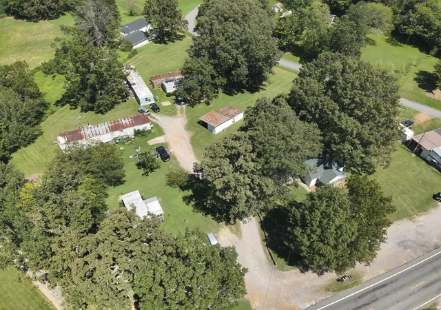 Photo 2 of Single family home for sale at 3952 Us Hwy 68, Benton, KY 42025 | MLS# 26023241 | Listing updated on 2026-09-03