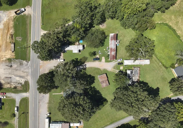 Photo 3 of Single family home for sale at 3952 Us Hwy 68, Benton, KY 42025 | MLS# 26023241 | Listing updated on 2026-09-15