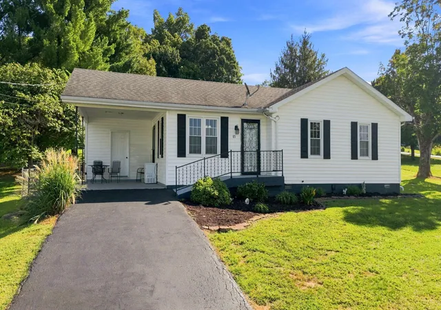 Single family home for sale at 85 Woodland Pl, Mount Vernon, KY 40456 | MLS# 26024069 | Listing updated on 2026-09-02