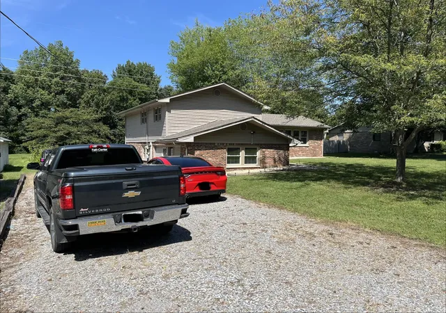 Photo 2 of Single family home for sale at 6740 Greenfield Dr, Paducah, KY 42003 | MLS# 26023362 | Listing updated on 2026-09-03
