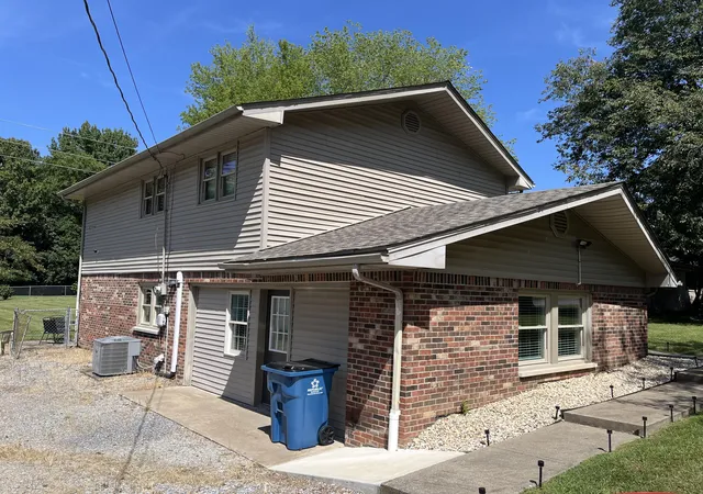 Photo 3 of Sale Pending at 6740 Greenfield Dr, Paducah, KY 42003 | MLS# 26023362 | Listing updated on 2026-10-15