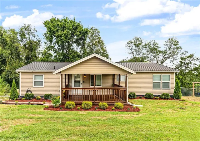 Single family home for sale at 137 Pam Dr, Lancaster, KY 40444 | MLS# 26023271