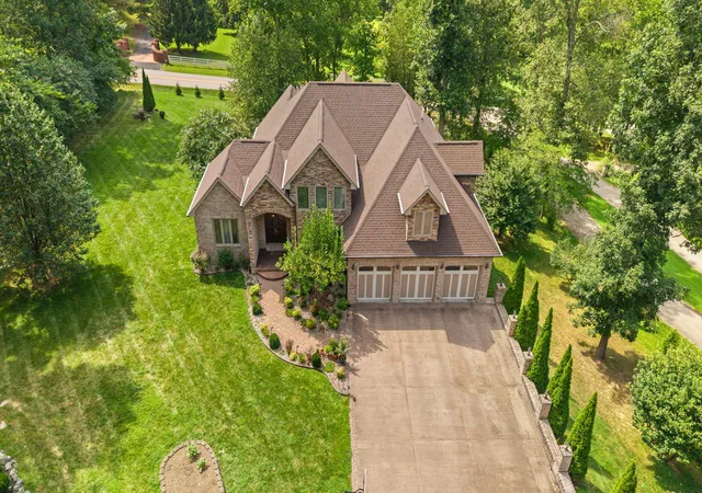 Photo 1 of Mansion for sale at 40 Cory Ln, Somerset, KY 42503 | MLS# 26023966 | Listing updated on 2026-09-04