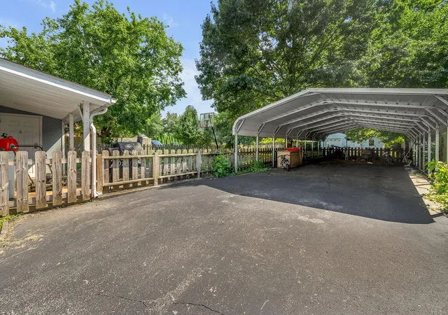 Photo 28 of Single family home for sale at 237 W Higgins St, Midway, KY 40347 | MLS# 26023757 | Listing updated on 2026-09-14