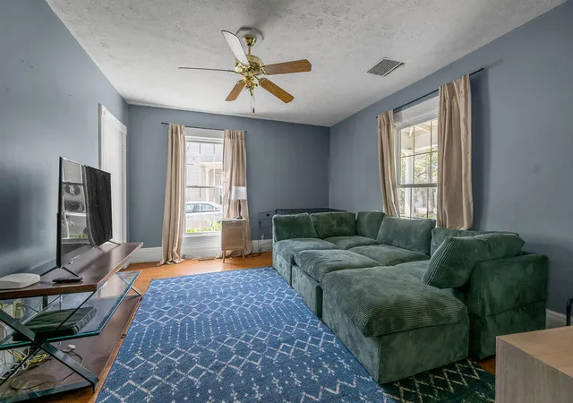 Photo 3 of Single family home for sale at 237 W Higgins St, Midway, KY 40347 | MLS# 26023757 | Listing updated on 2026-09-30