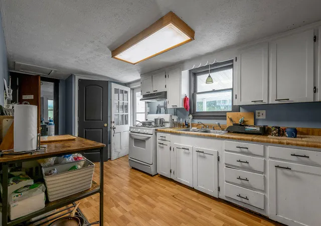 Photo 4 of Single family home for sale at 237 W Higgins St, Midway, KY 40347 | MLS# 26023757 | Listing updated on 2026-10-15