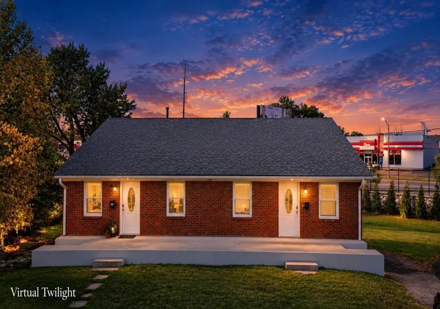 Photo 3 of Sale Pending at 1999 Fair Oaks Dr, Lexington, KY 40504 | MLS# 26027803 | Listing updated on 2026-10-19