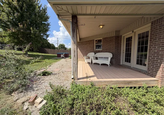 Photo 3 of Single family home for sale at 420 Calmes Blvd, Winchester, KY 40391 | MLS# 26024212 | Listing updated on 2026-09-03