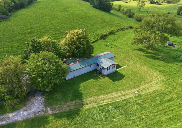 Photo 3 of Single family home for sale at 3848 Cincinnati Rd, Georgetown, KY 40324 | MLS# 26025239 | Listing updated on 2026-09-14