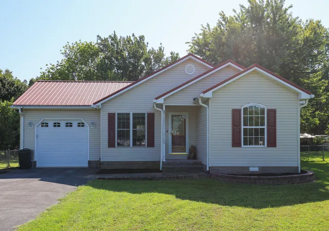 Photo 1 of Sale Pending at 734 Vicksburg Est Rd, Benton, KY 42025 | MLS# 26024146 | Listing updated on 2026-09-11