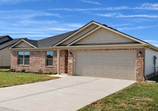 Photo 2 of Single family home for sale at 412 Lands End Dr, Berea, KY 40403 | MLS# 26023531 | Listing updated on 2026-10-13