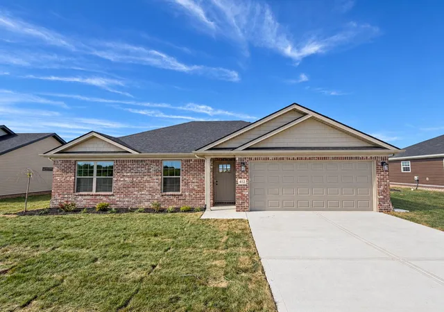 Photo 3 of Single family home for sale at 412 Lands End Dr, Berea, KY 40403 | MLS# 26023531 | Listing updated on 2026-10-13