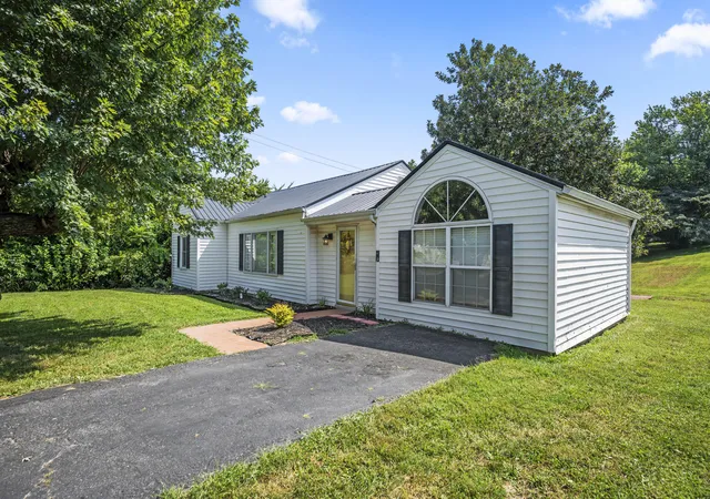 Single family home for sale at 209 Boggs Ln, Richmond, KY 40475 | MLS# 26023610