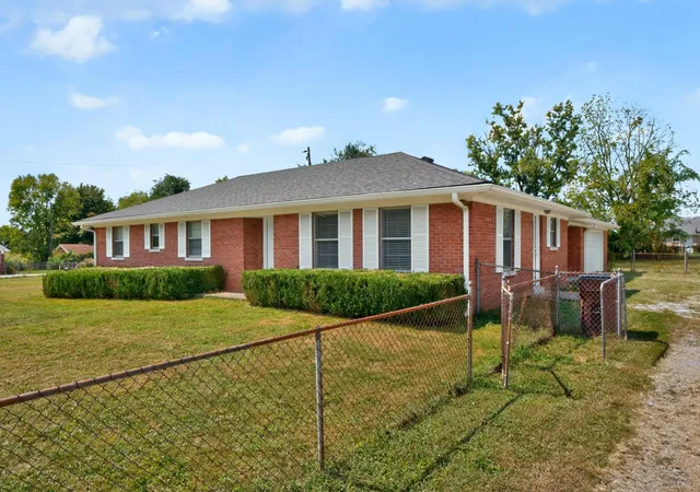 Photo 2 of Sale Pending at 1321 Shun Pike, Nicholasville, KY 40356 | MLS# 26025952 | Listing updated on 2026-10-13