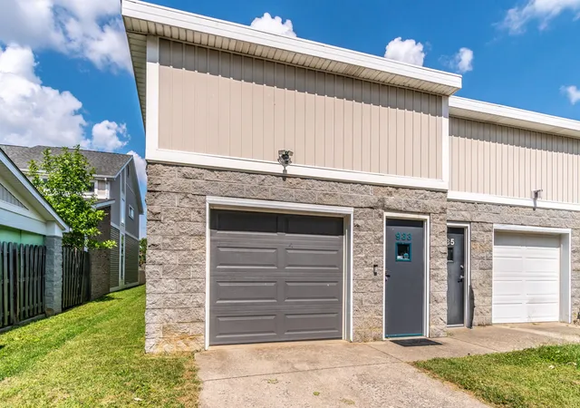 Townhouse for sale at 933 Mcclanahan Ln, Lexington, KY 40509 | MLS# 26023894