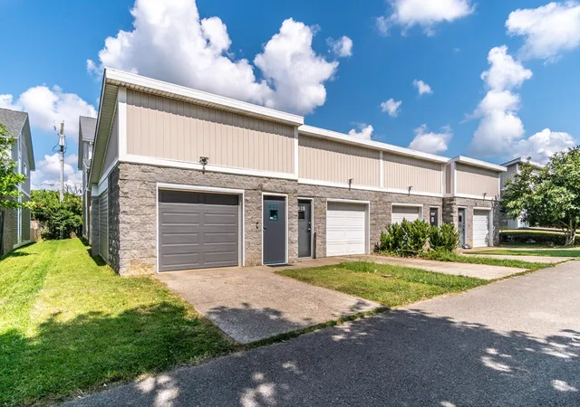 Photo 1 of Townhouse for sale at 933 Mcclanahan Ln, Lexington, KY 40509 | MLS# 26023894 | Listing updated on 2026-09-15