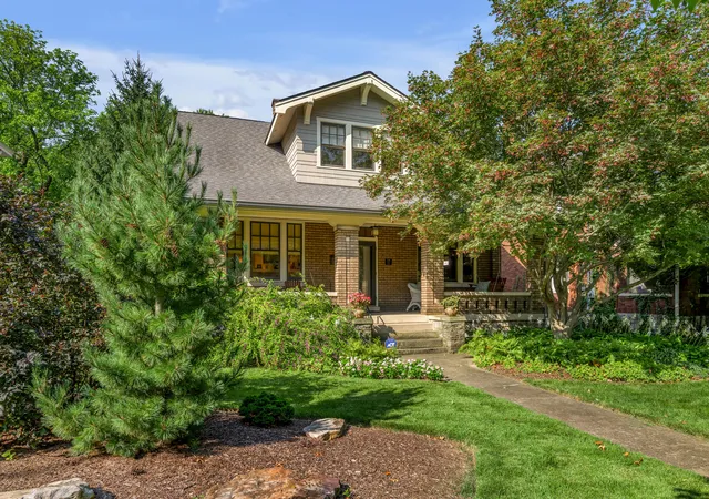 Photo 1 of Single family home for sale at 724 Bullock Pl, Lexington, KY 40508 | MLS# 26024085 | Listing updated on 2026-09-03