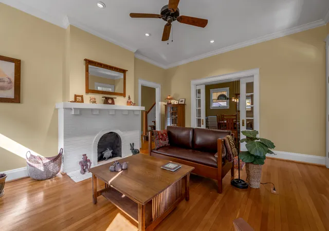Photo 2 of Single family home for sale at 724 Bullock Pl, Lexington, KY 40508 | MLS# 26024085 | Listing updated on 2026-09-03