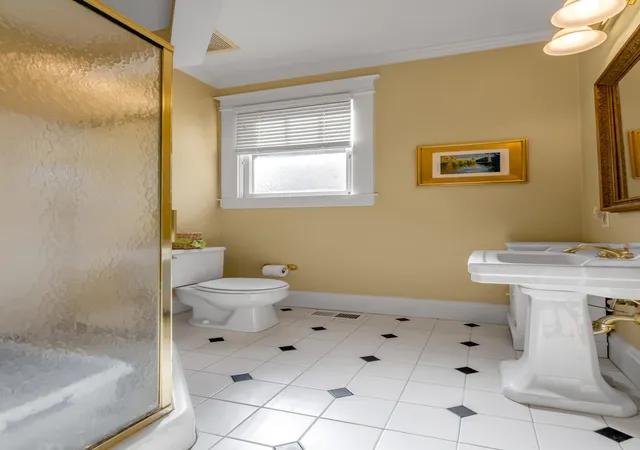 Photo 3 of Single family home for sale at 724 Bullock Pl, Lexington, KY 40508 | MLS# 26024085 | Listing updated on 2026-09-03