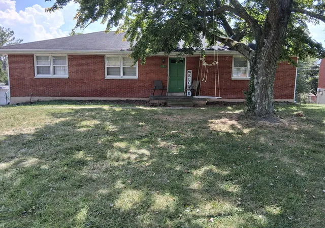 Photo 1 of Single family home for sale at 170 Madison Ave, Danville, KY 40422 | MLS# 26024467 | Listing updated on 2026-09-11