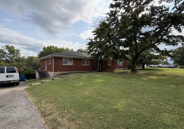 Photo 2 of Single family home for sale at 170 Madison Ave, Danville, KY 40422 | MLS# 26024467 | Listing updated on 2026-09-11