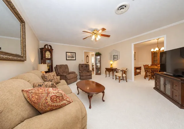 Photo 3 of Single family home for sale at 121 Quail Run, Somerset, KY 42503 | MLS# 26023533 | Listing updated on 2026-10-06