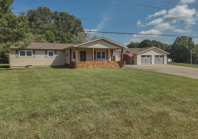 Photo 2 of Sale Pending at 9800 Us Hwy 62, Calvert City, KY 42029 | MLS# 26024776 | Listing updated on 2026-09-22