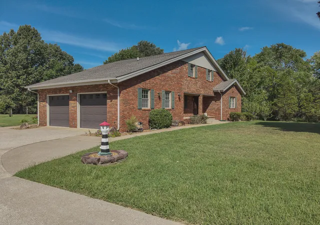 Photo 3 of Single family home for sale at 390 Windy Hills Cir, Calvert City, KY 42029 | MLS# 26024779 | Listing updated on 2026-10-06