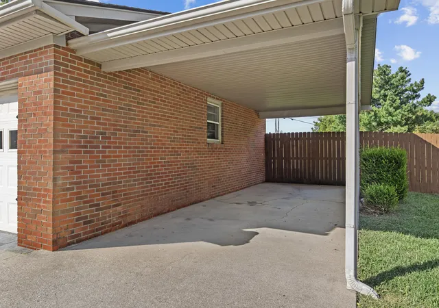 Photo 4 of Single family home for sale at 123 Mountain View Dr, Berea, KY 40403 | MLS# 26023933 | Listing updated on 2026-10-09