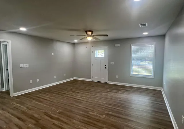 Photo 2 of Single family home for sale at 113 Oak St, Berea, KY 40403 | MLS# 26023735 | Listing updated on 2026-09-03