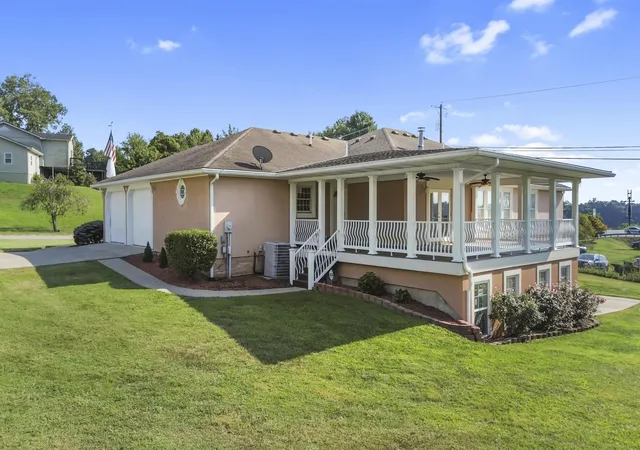 Photo 3 of Single family home for sale at 17 Windy Hills Dr, Somerset, KY 42501 | MLS# 26024209 | Listing updated on 2026-09-28