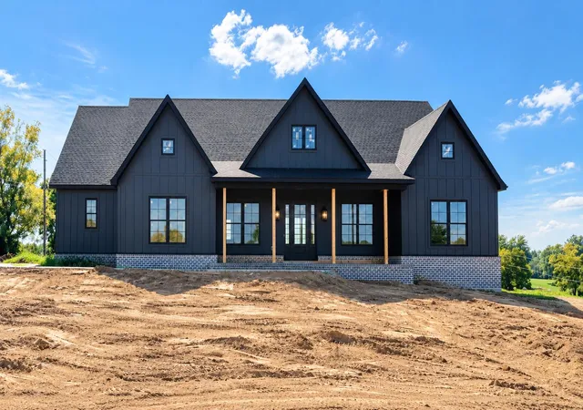 Photo 2 of Single family home for sale at 2006 West Ct, Richmond, KY 40475 | MLS# 26024329 | Listing updated on 2026-09-14