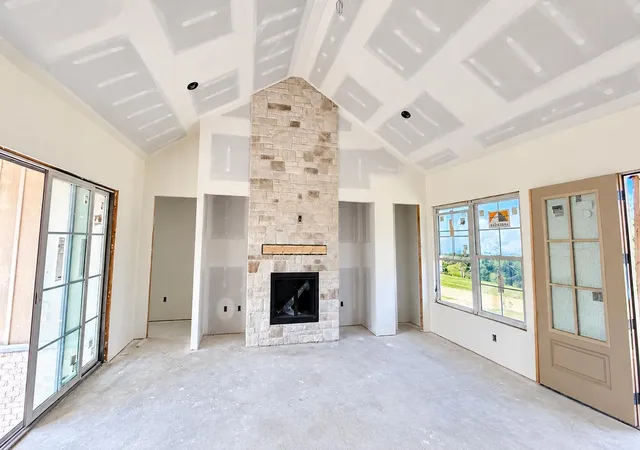 Photo 3 of Single family home for sale at 2012 West Ct, Richmond, KY 40475 | MLS# 26024331 | Listing updated on 2026-10-10