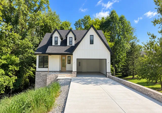 Photo 2 of Single family home for sale at 117 Oreda Dr, Richmond, KY 40475 | MLS# 26024473 | Listing updated on 2026-09-14