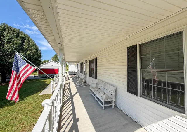 Photo 3 of Single family home for sale at 17 Proffitt St, Brodhead, KY 40409 | MLS# 26024602 | Listing updated on 2026-10-04