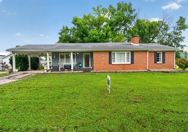 Photo 2 of Single family home for sale at 118 Greenway Rd, Stanton, KY 40380 | MLS# 26024684 | Listing updated on 2026-09-12