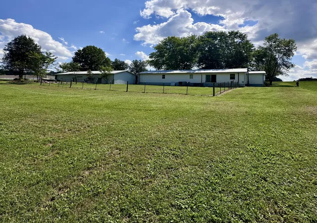 Photo 4 of Single family home for sale at 5400 Wolf River Dock Rd, Albany, KY 42602 | MLS# 26024287 | Listing updated on 2026-09-17