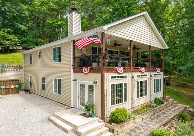 Photo 3 of Single family home for sale at 1647 Fishermans Cvs Rd, London, KY 40741 | MLS# 26023932 | Listing updated on 2026-09-09