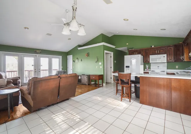 Photo 3 of Single family home for sale at 1219 Hideaway Dr, Somerset, KY 42503 | MLS# 26023737 | Listing updated on 2026-09-18